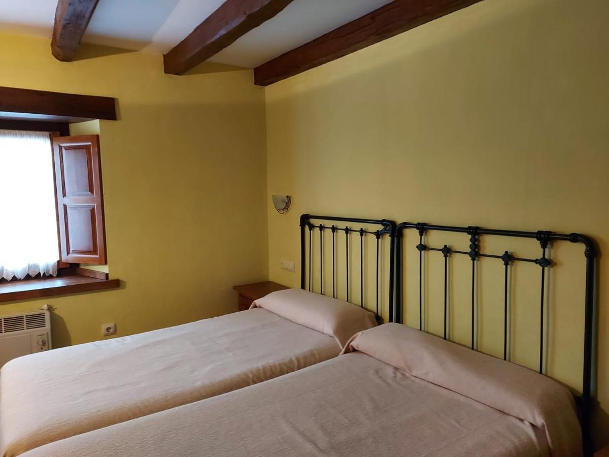 Apartamentos Rurales Las Rocas De Brez กามาเลโญ ภายนอก รูปภาพ