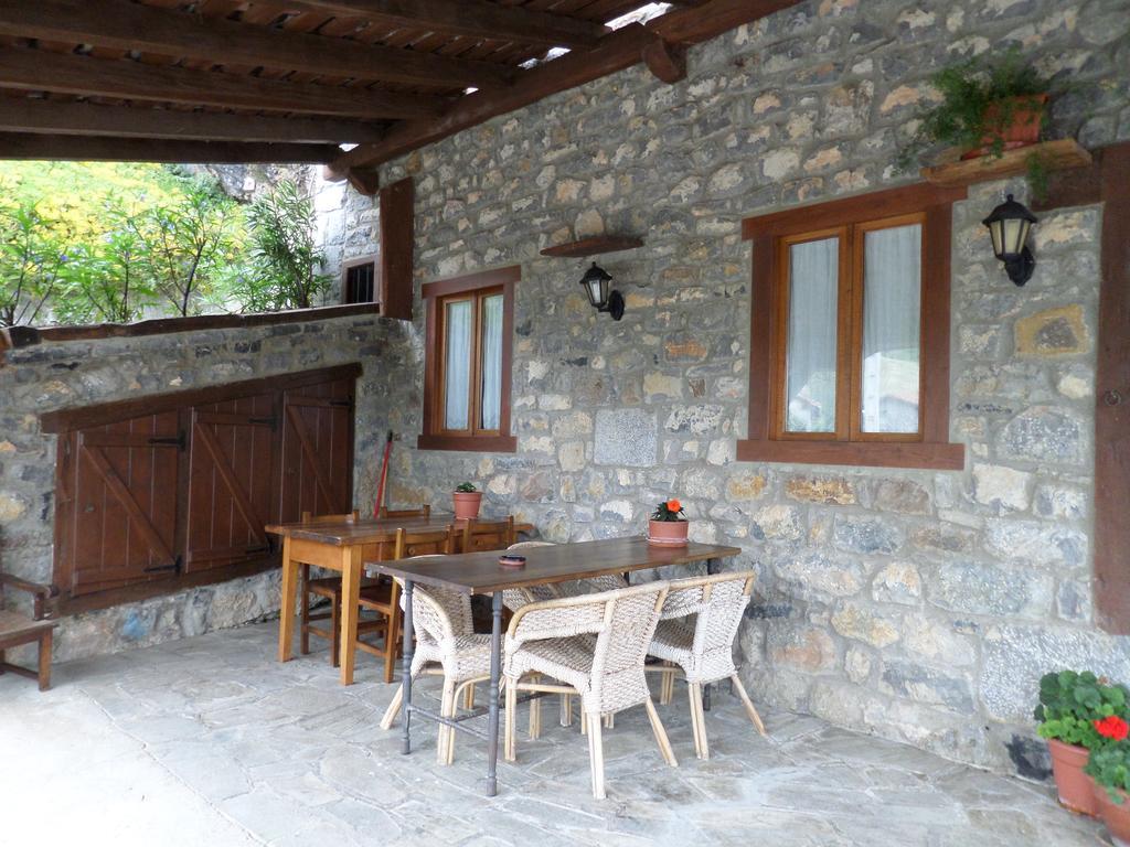 Apartamentos Rurales Las Rocas De Brez กามาเลโญ ภายนอก รูปภาพ